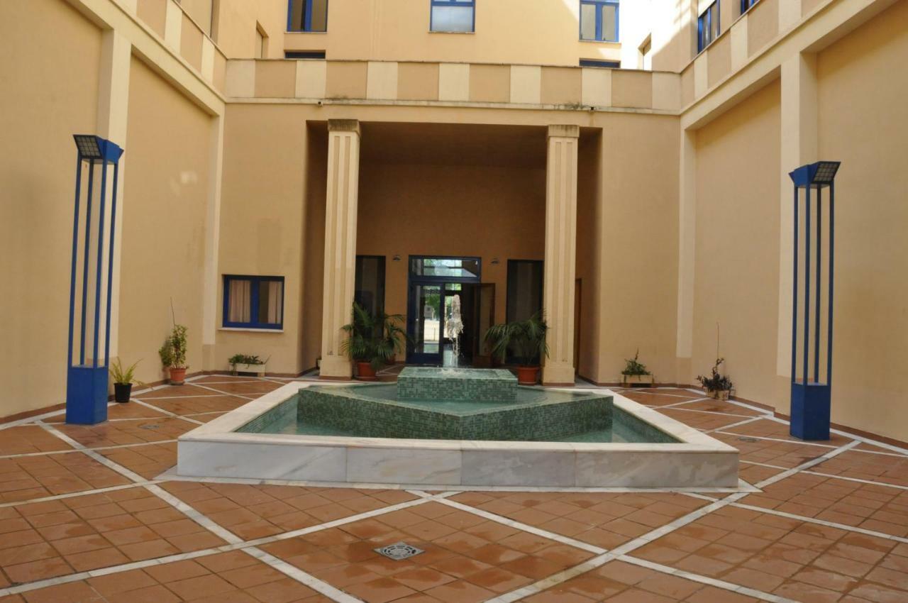 Apartamentos Luxsevilla Palacio Exterior foto
