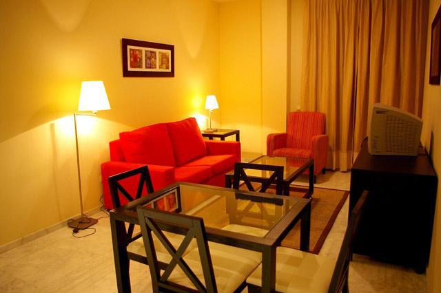 Apartamentos Luxsevilla Palacio Quarto foto